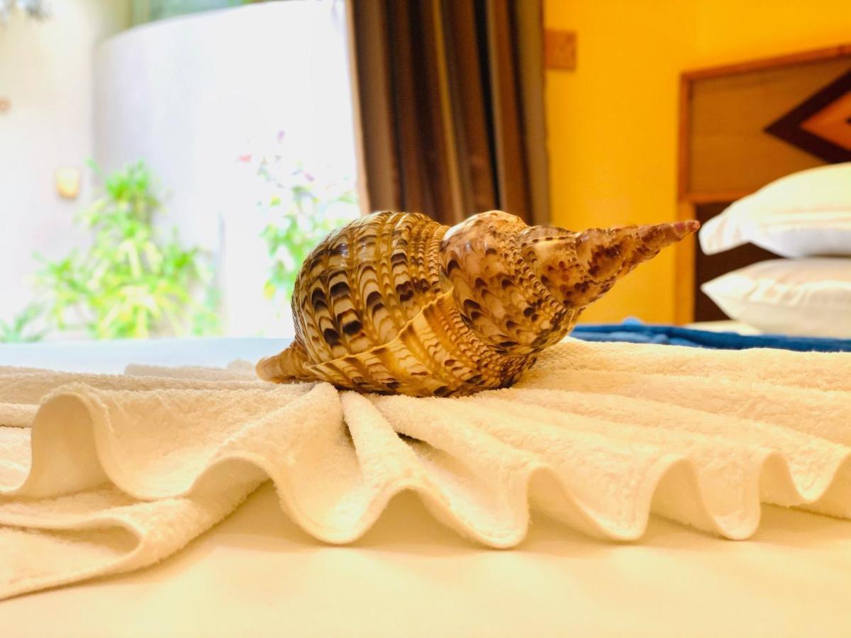 Siesta Beach Hotel Maafushi Bagian luar foto