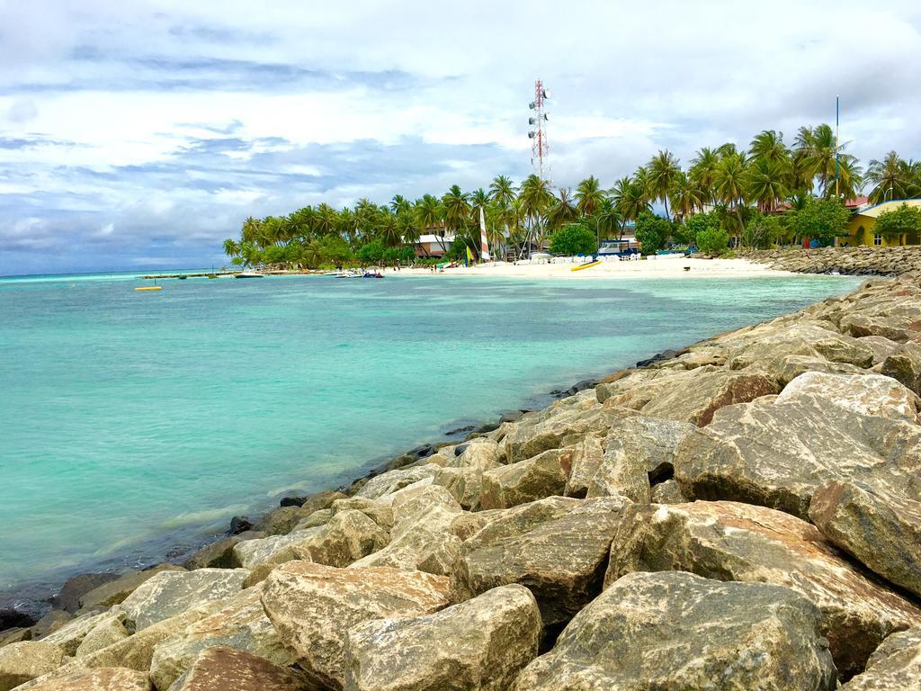 Siesta Beach Hotel Maafushi Bagian luar foto