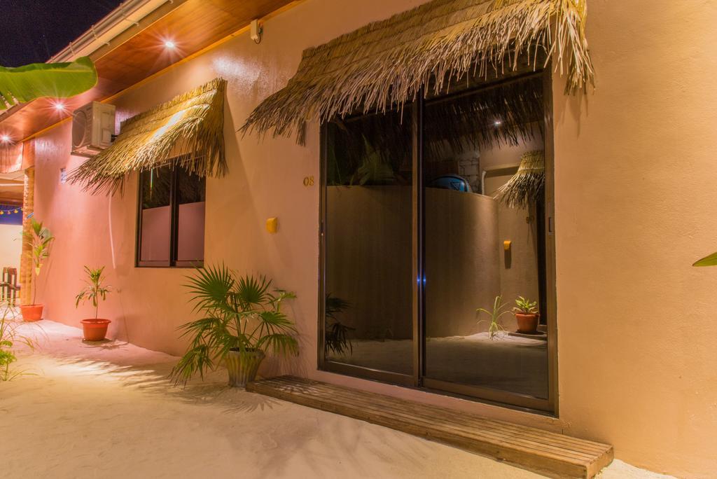 Siesta Beach Hotel Maafushi Bagian luar foto